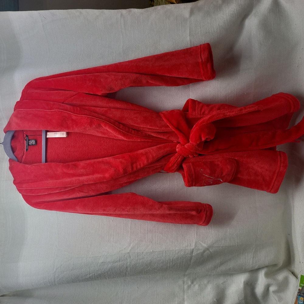 Victoria's Secret Robe Red NWT Size M/L